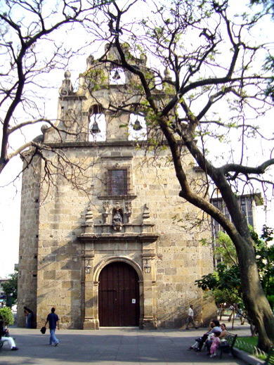 Fachada del templo, 2005.