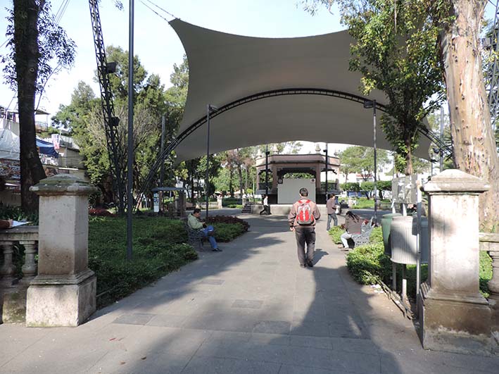 Vista al kiosko.