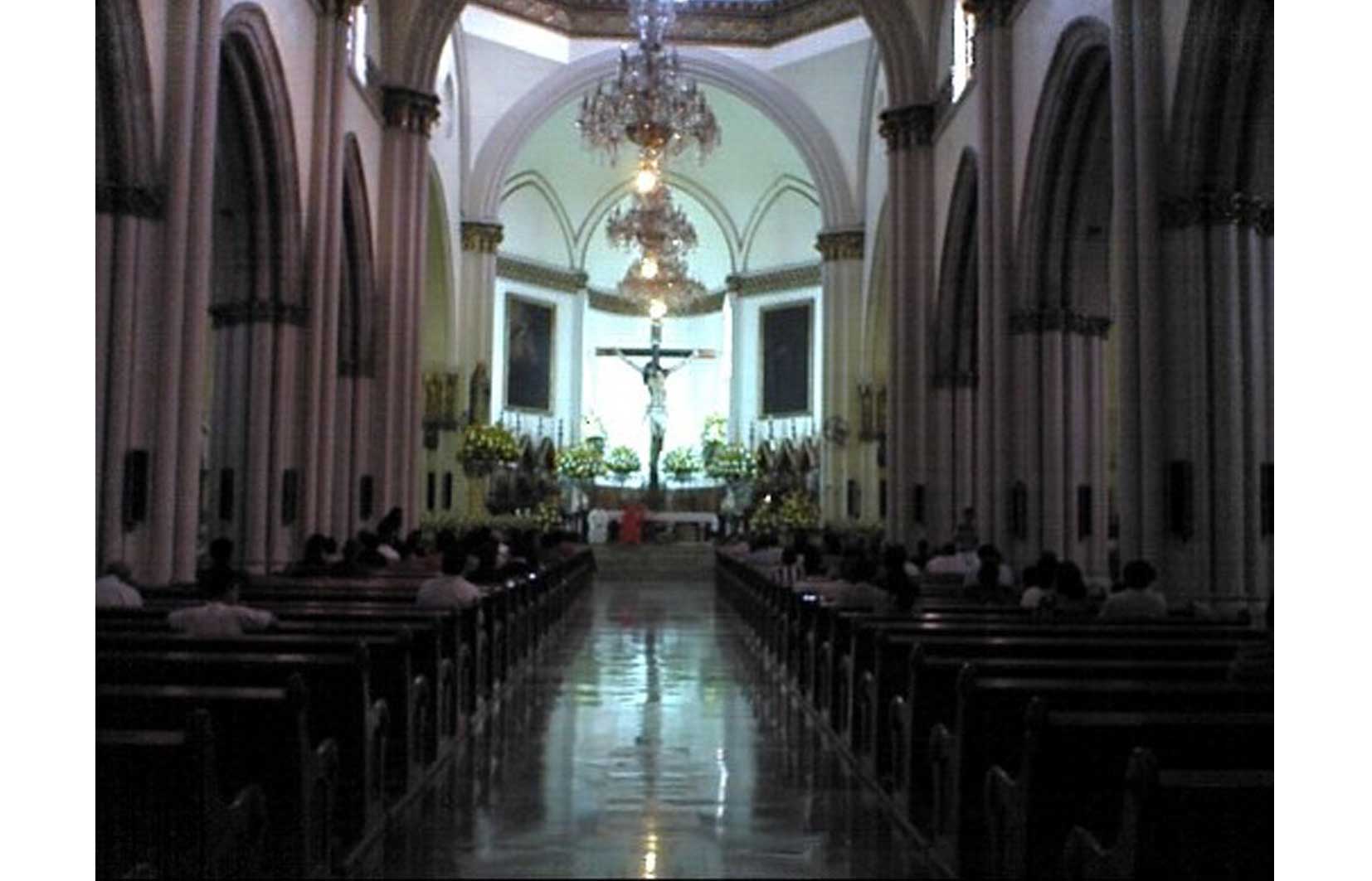 Vista al presbiterio, 2002.