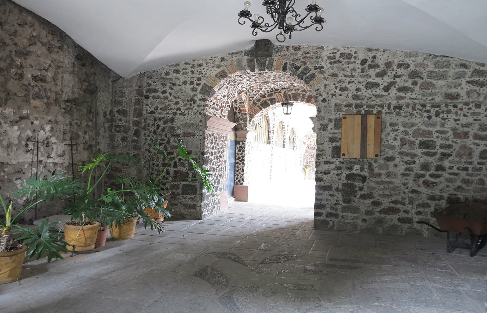 Interior del acceso 2018.