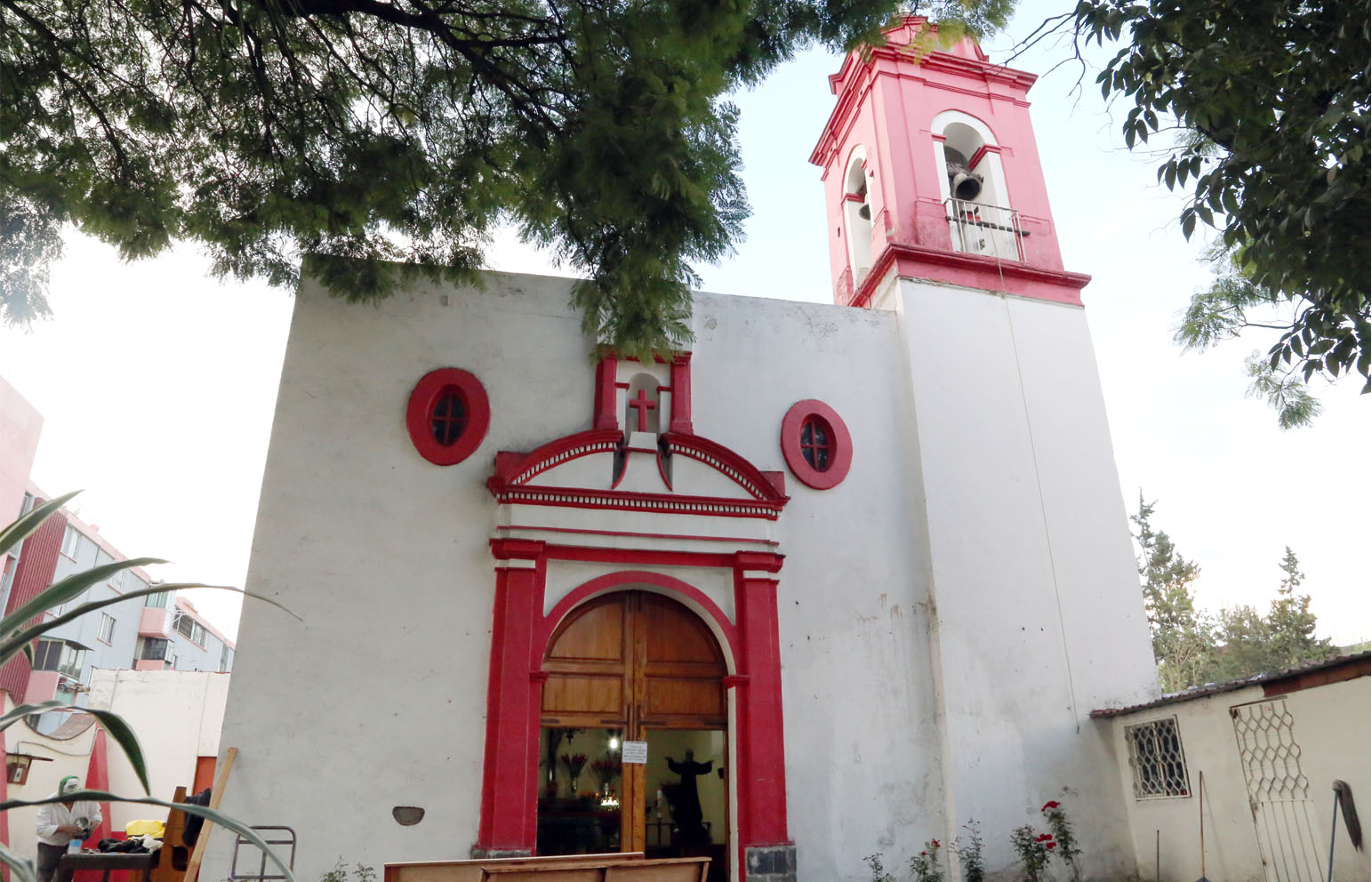 Fachada del templo, desde el interior del atrio. 2016.