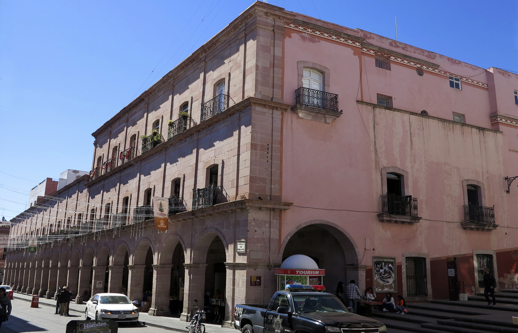 Fachada del Portal, 2016.