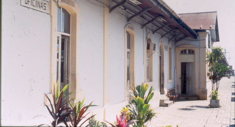 Detalle de fachada, Inna Andrade García, 1997