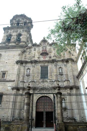 Vista frontal del templo, 2005.