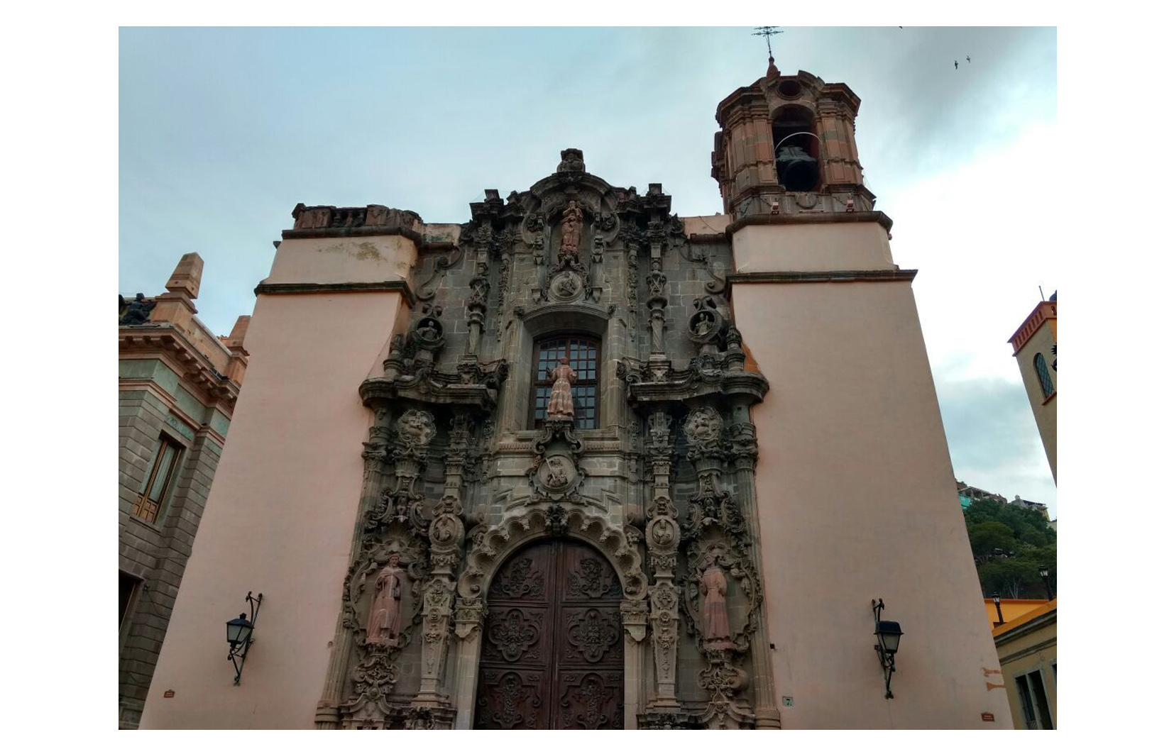 Portada de templo, 2016.
