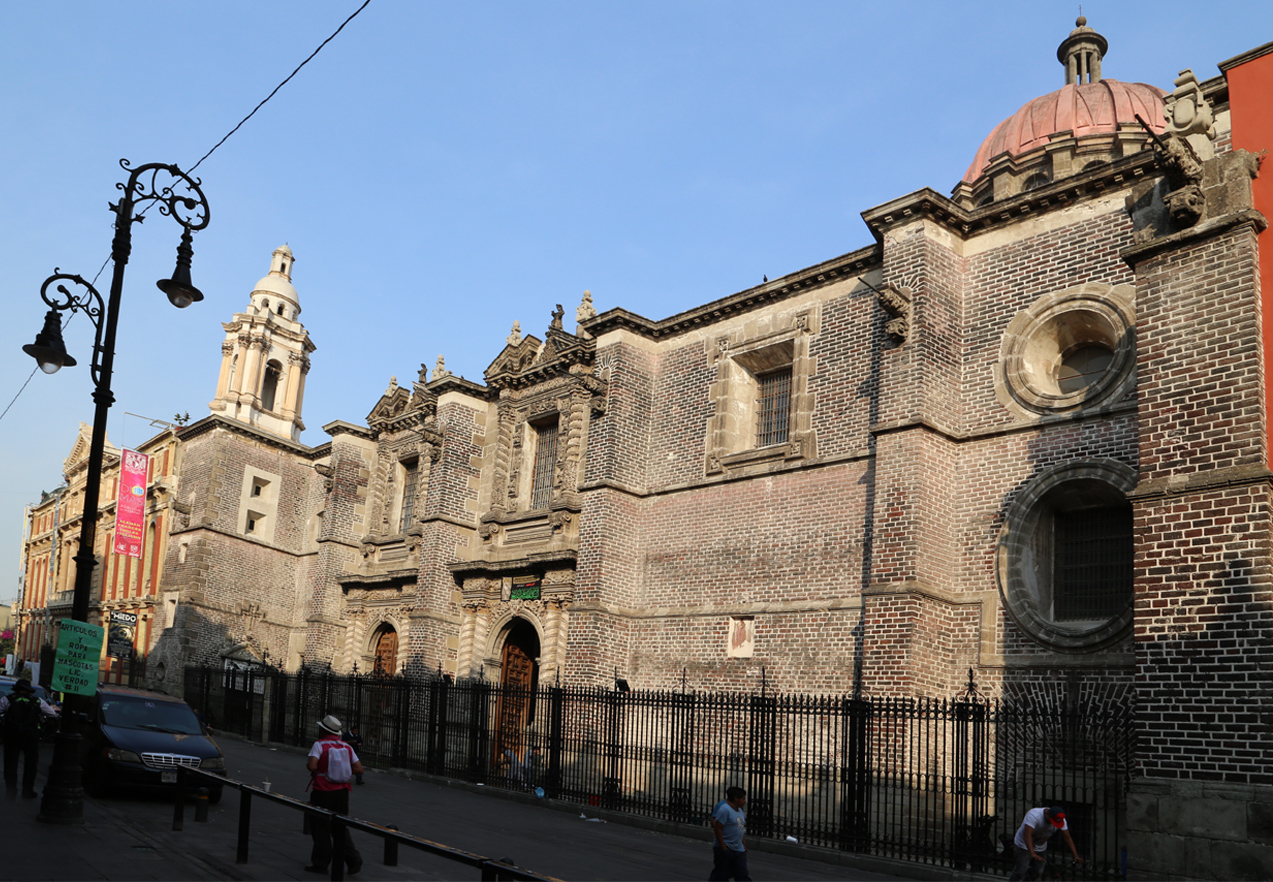Fachada, 2016.