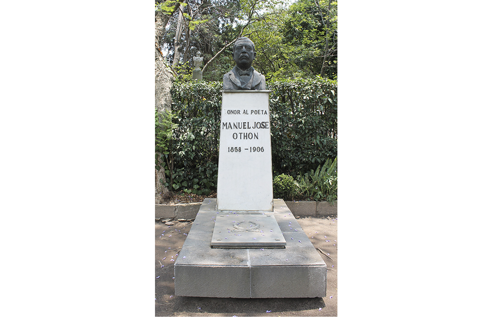 Vista frontal del monumento, 2016.