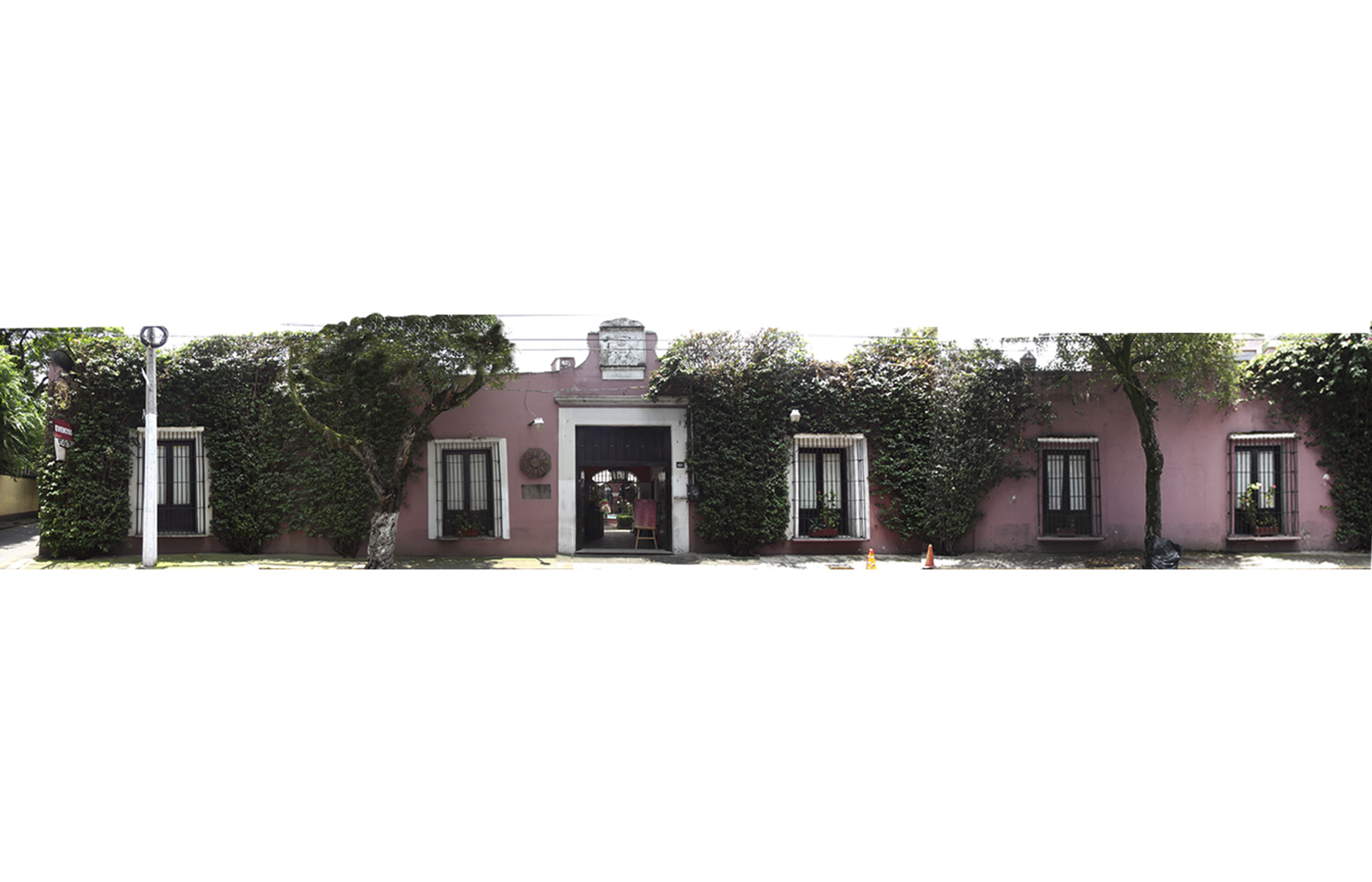 Foto de fachada; 2016.