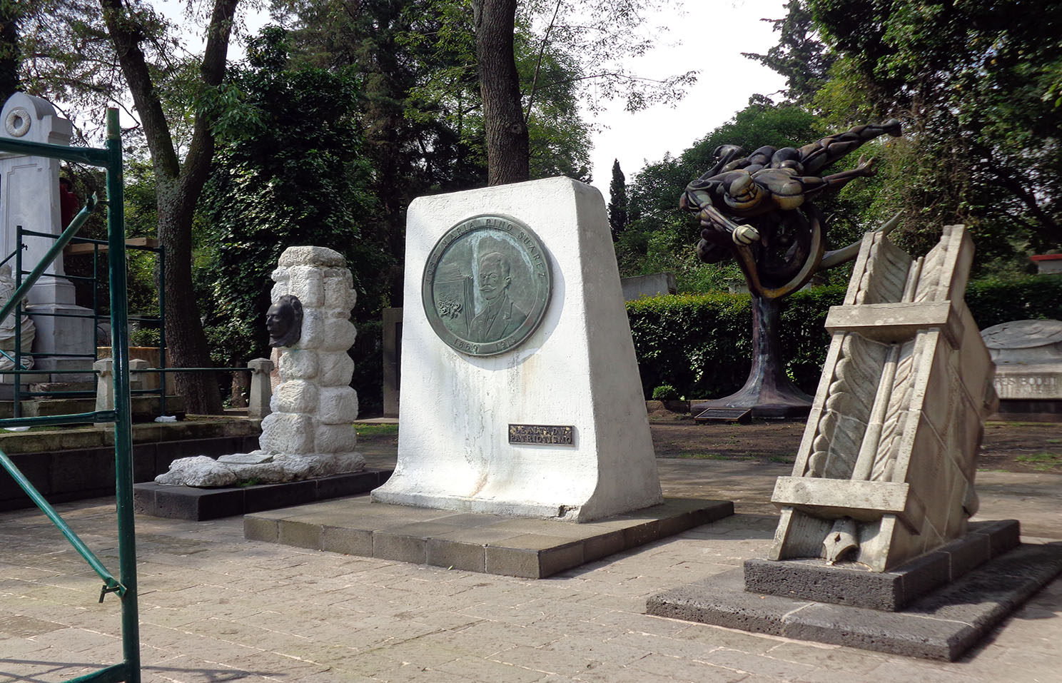 Vista del monumento y sus colindantes, 2016.