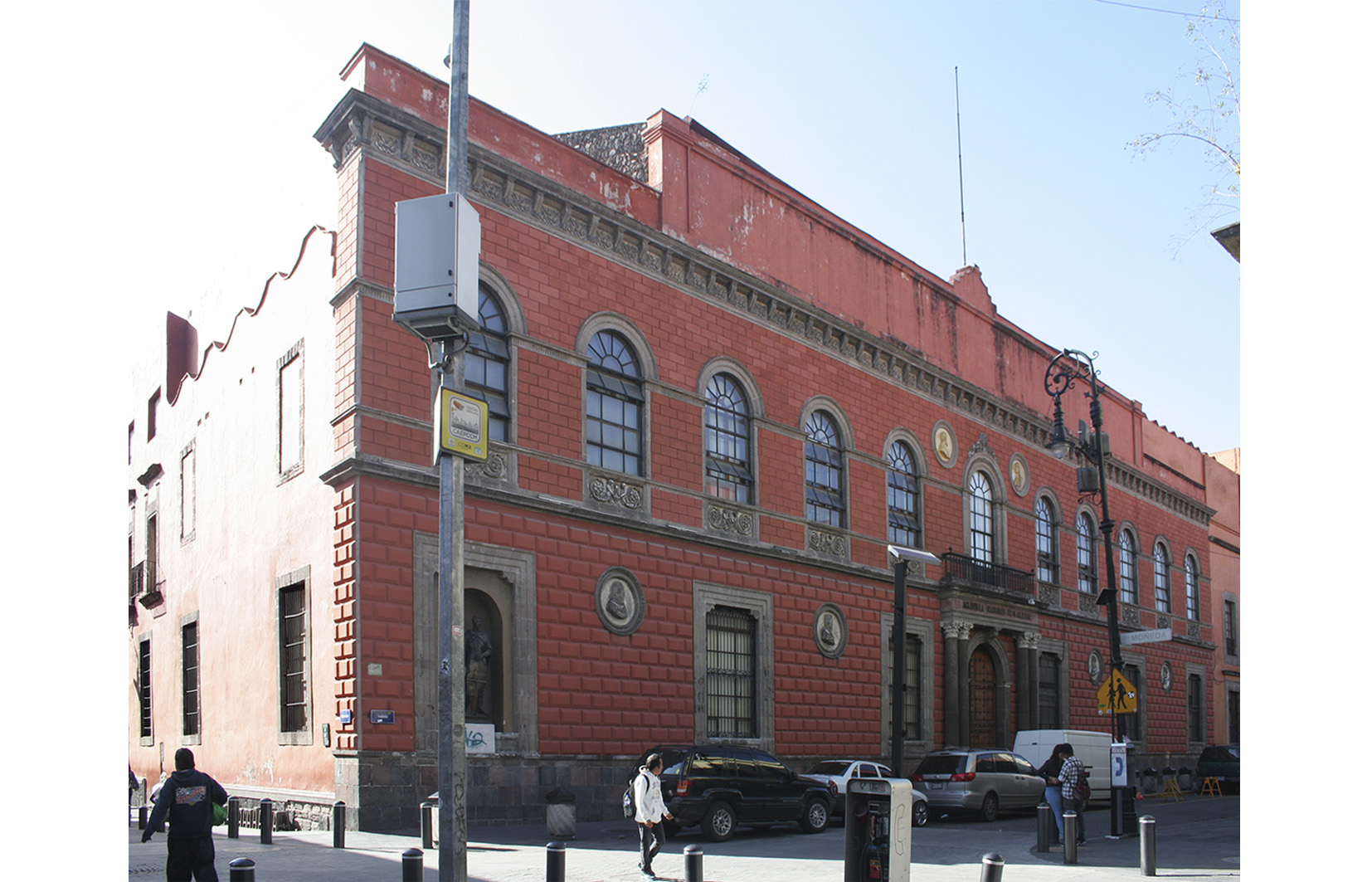 Imagen de fachada principal, 2016.