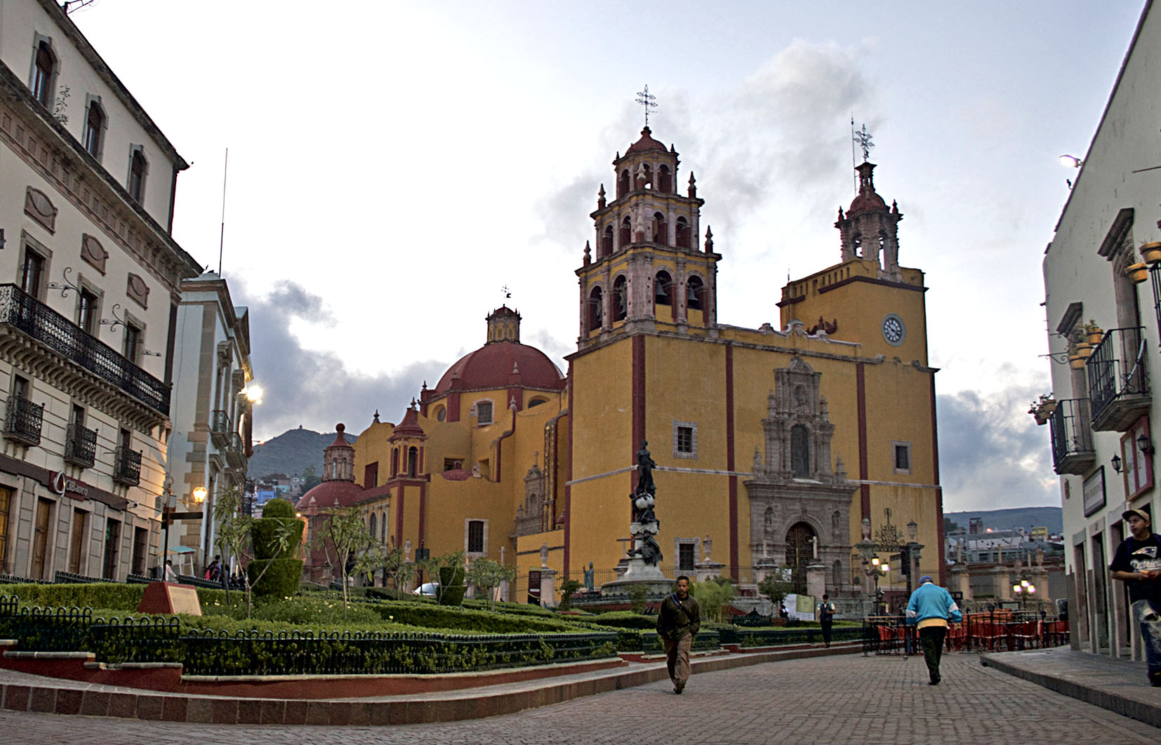 Portada de Bas&iacute;lica, 2015.
