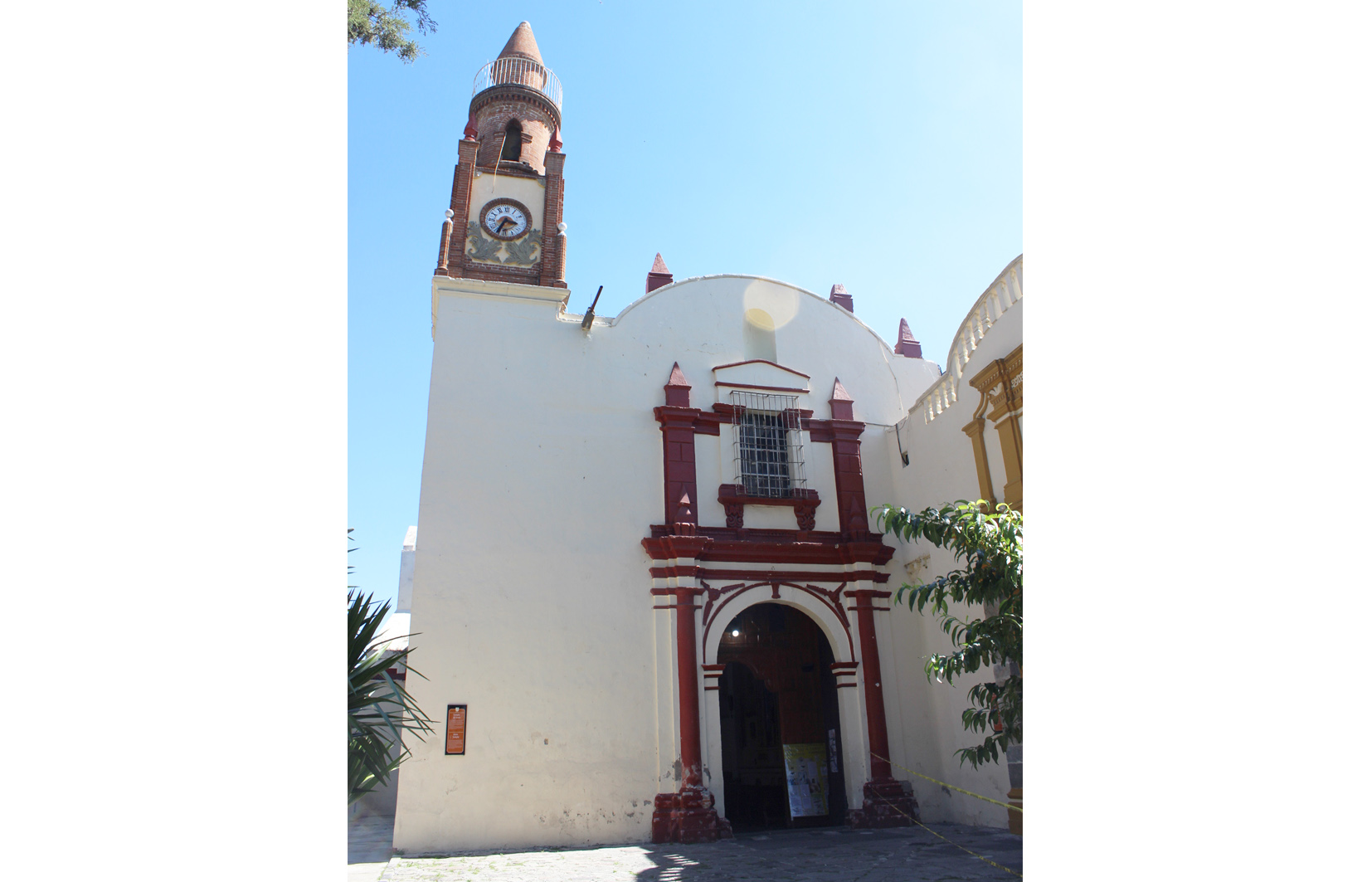 Portada de templo, 2018.
