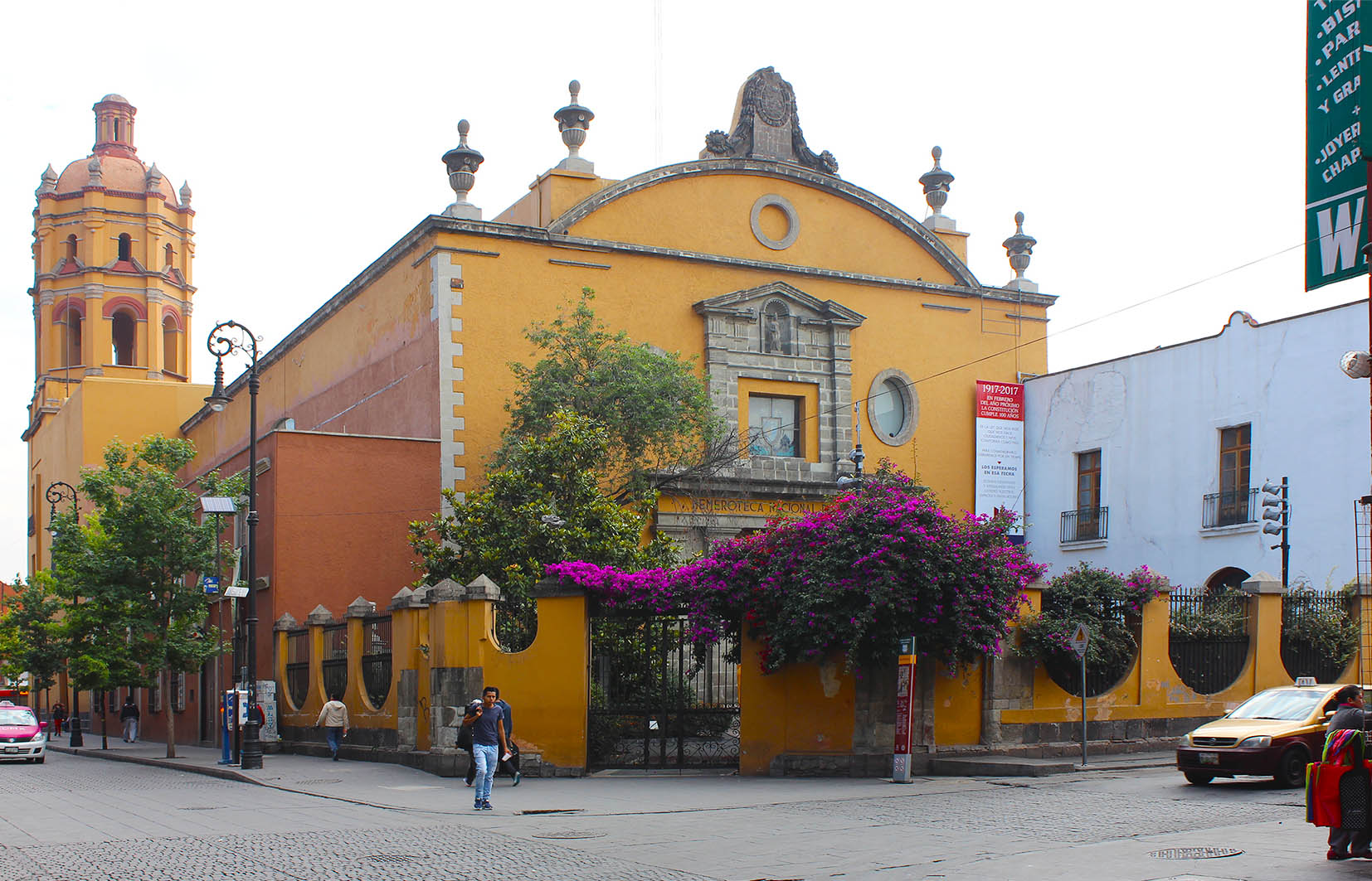 Imagen de fachada principal, 2016.