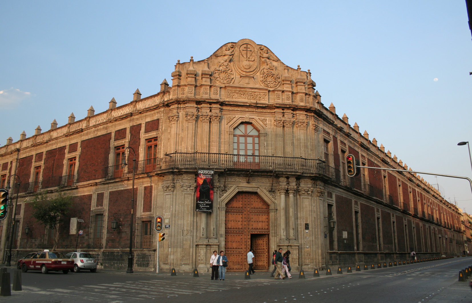 Fachada del inmueble, 2013.