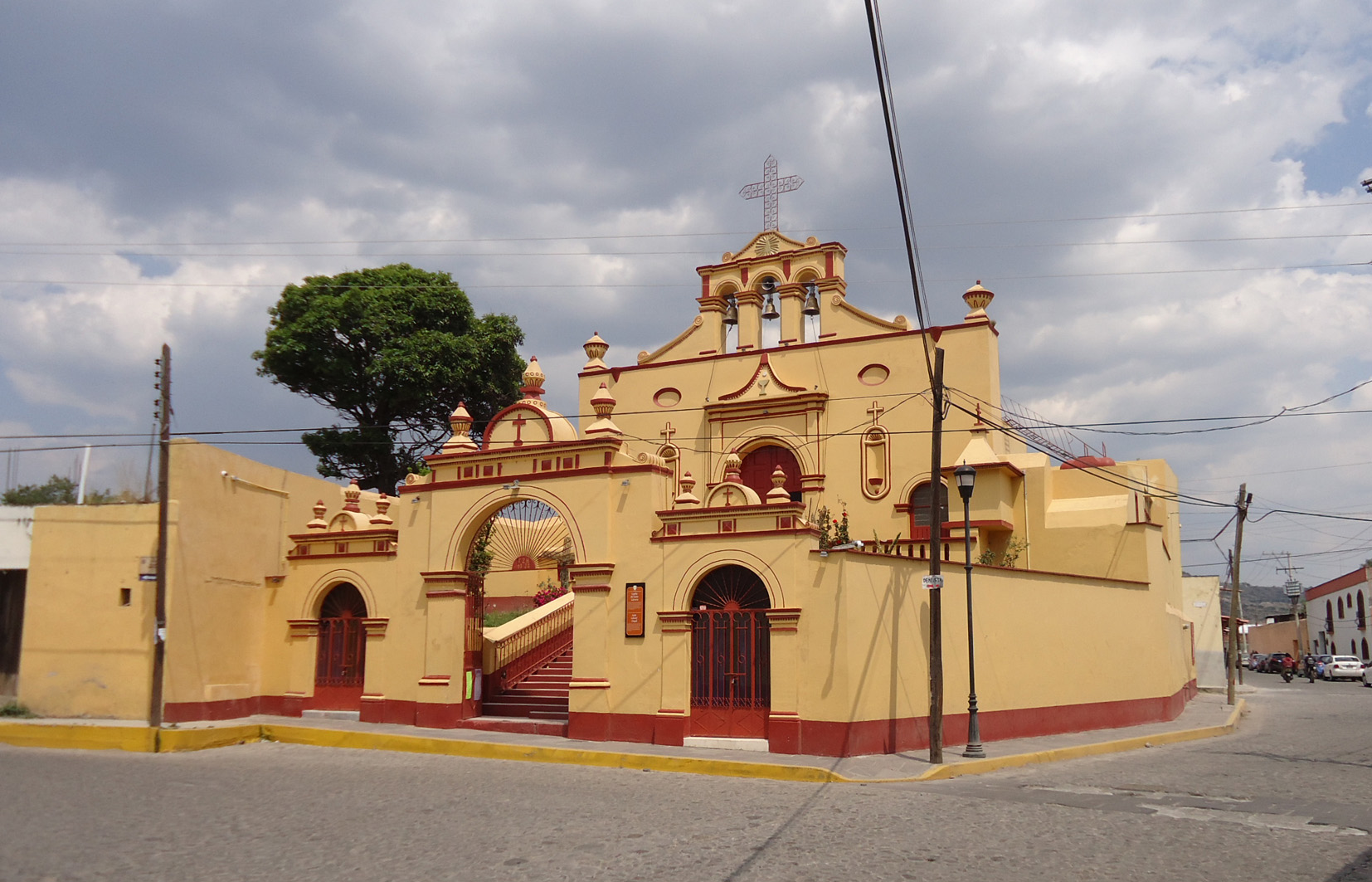 Fachada en Hidalgo s/n, 2018.