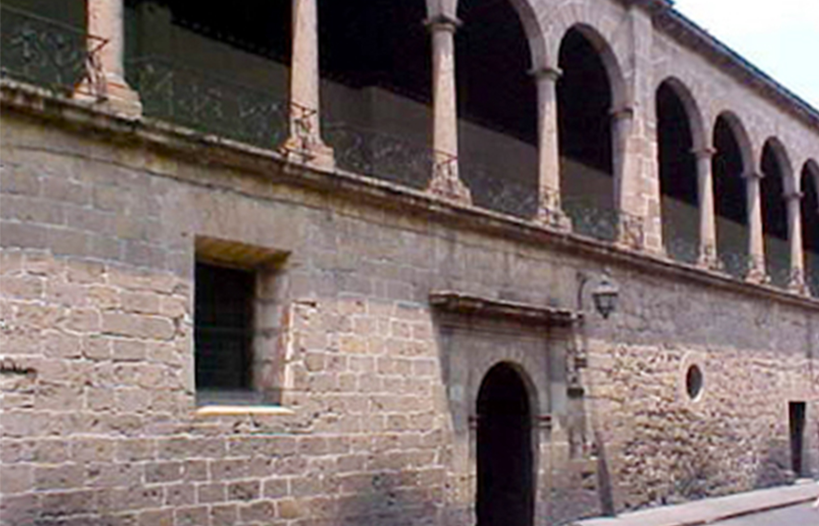 Fachada del Conservatorio de las Rosas, 1999.