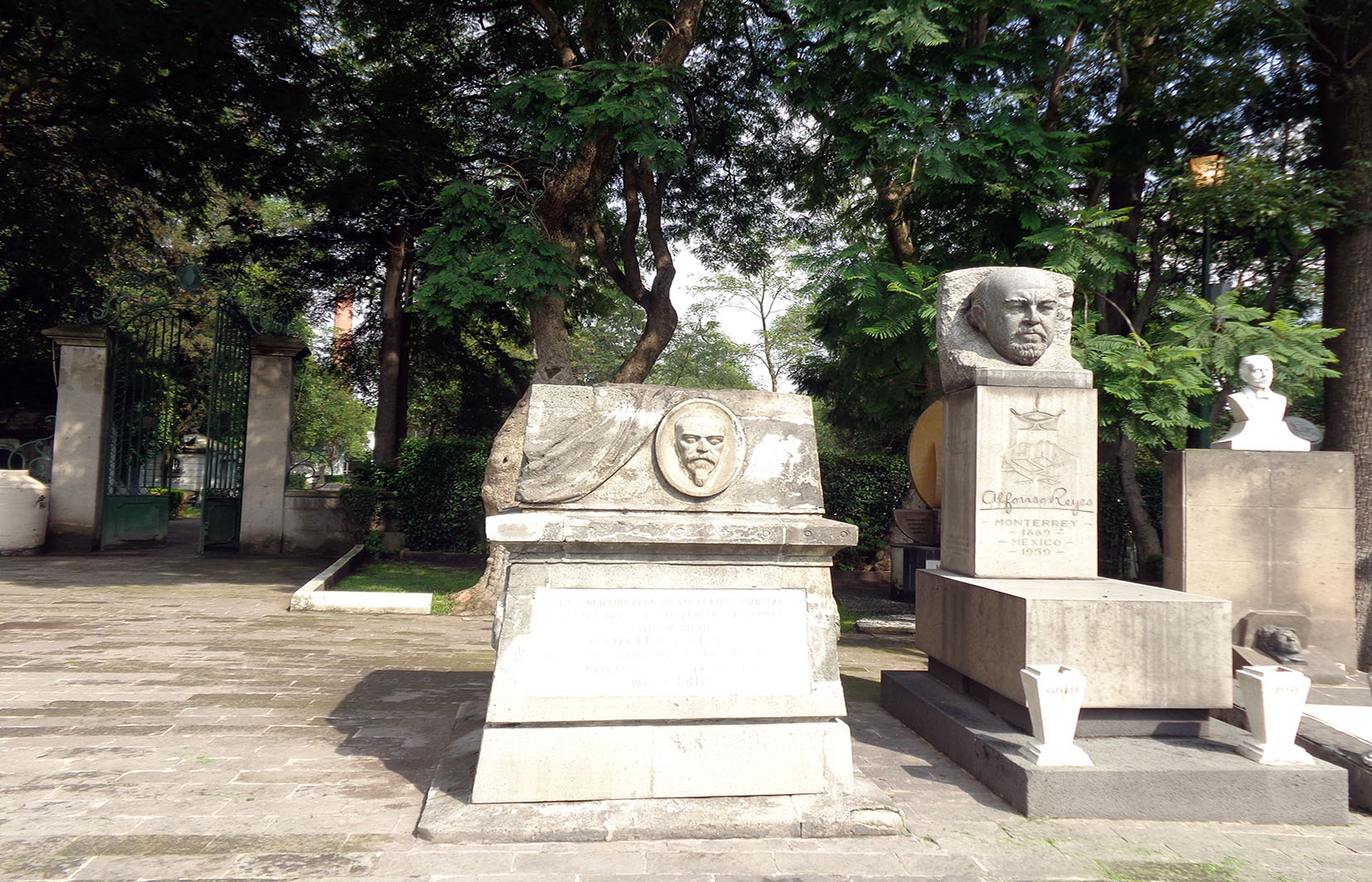 Vista frontal del monumento, 2015.