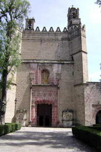 Fachada principal, 1999