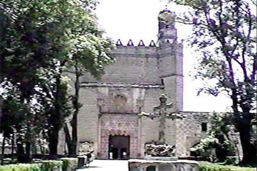 Fachada principal, 1999.