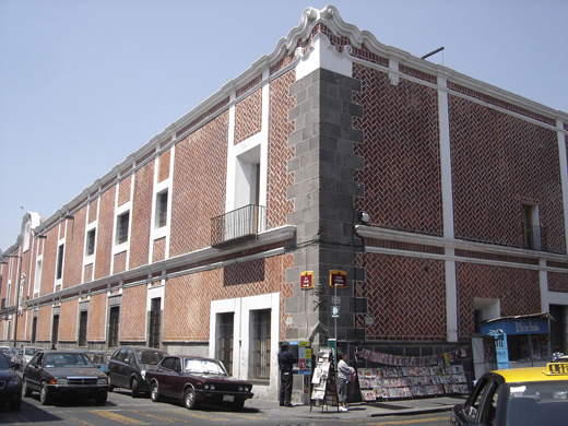 Fachada principal. 2006