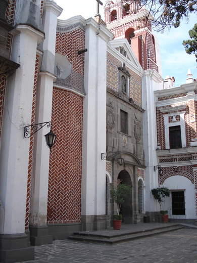 Fachada principal. 2006