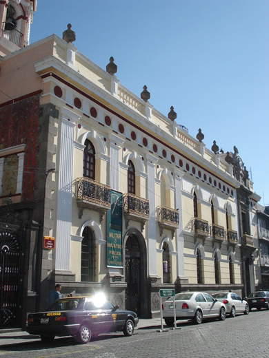 Fachada principal. 2006